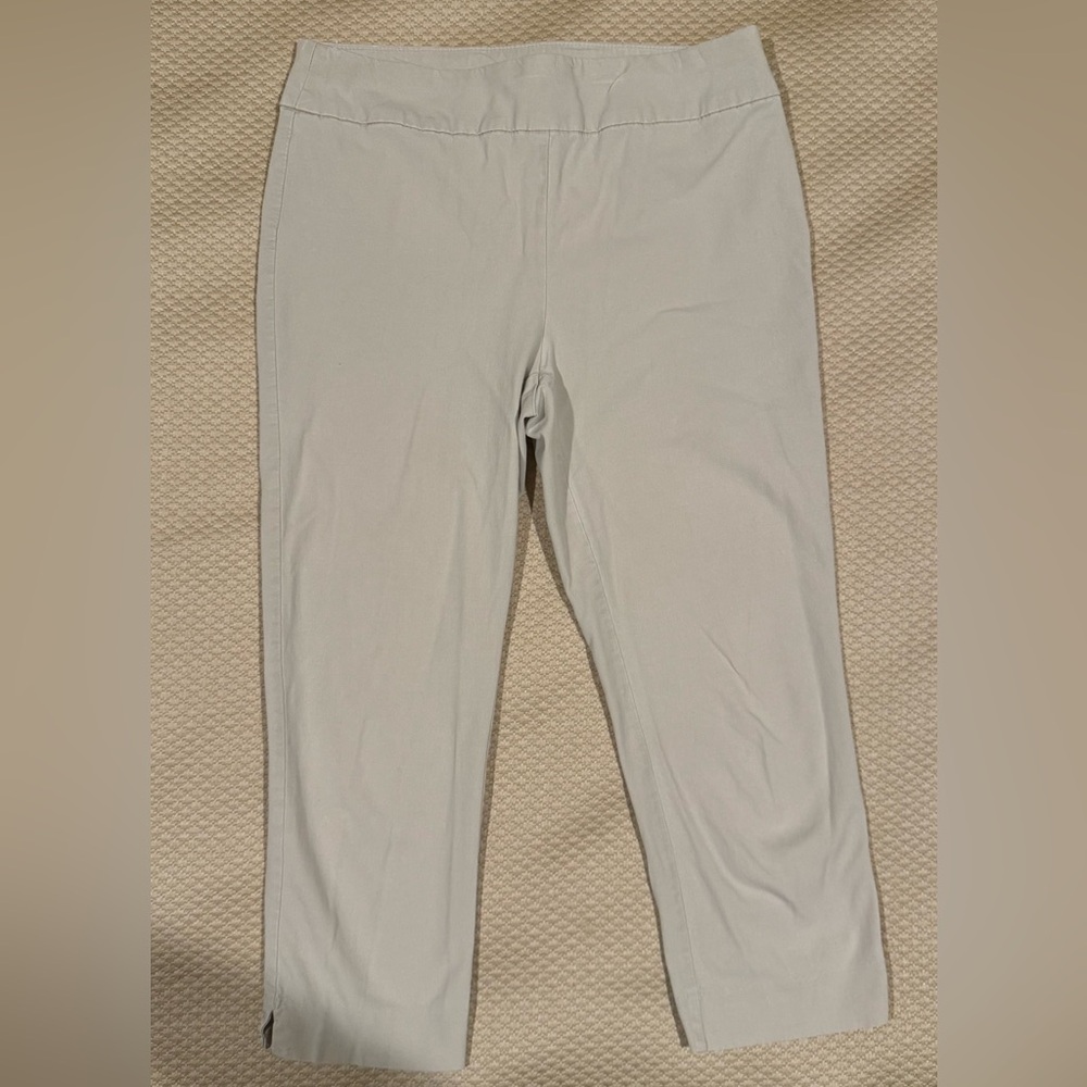 EUC-Chico's So Slimming Cream Crop Pants